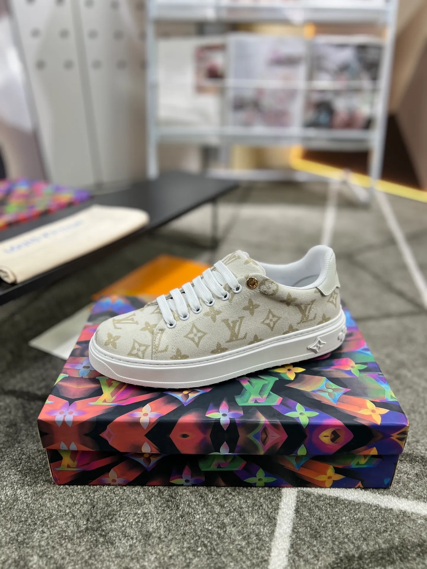 Factory price: 520💰LOUIS VUITTON [Louis VUITTON] New trendy Lv is on the market🎁, casual and fashionable men's shoes👟The upper is made of imported original fabric + cowhide mesh lining, the original wear-resistant rubber outsole, the version is simple and elegant, exclusive for trendy men, six colors available, code number: 38-44, customized 45, 46